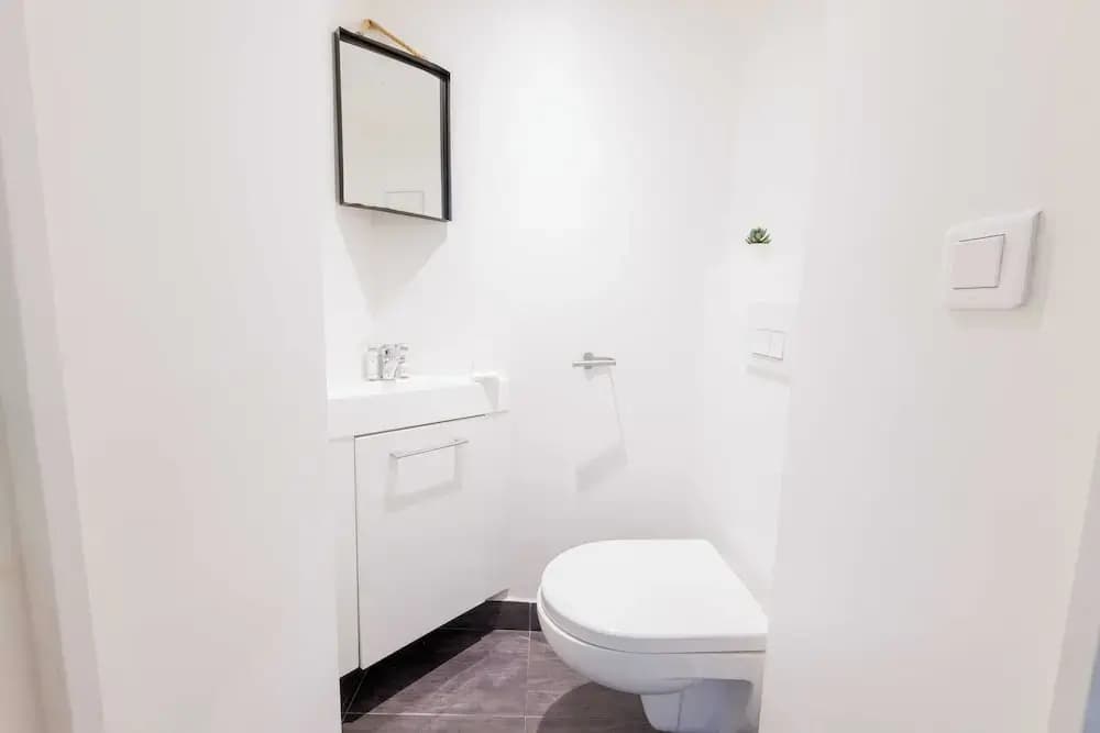 Beautiful Apartment at Gare de L'est Republique - Miniature 7