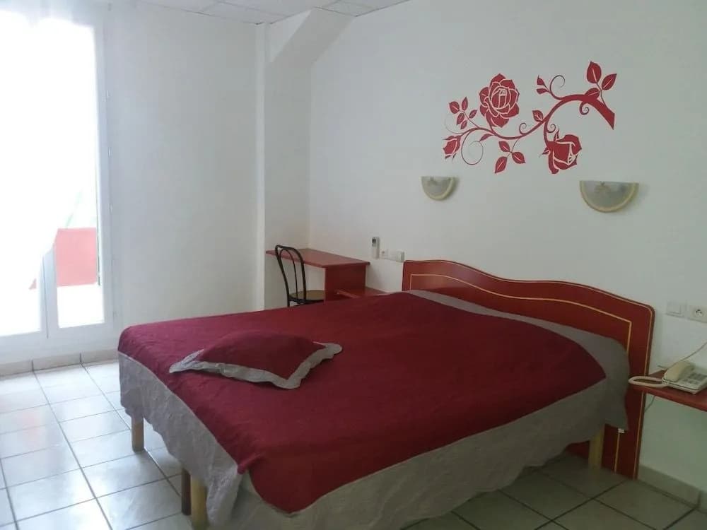 Hotel Camille - Photo 5