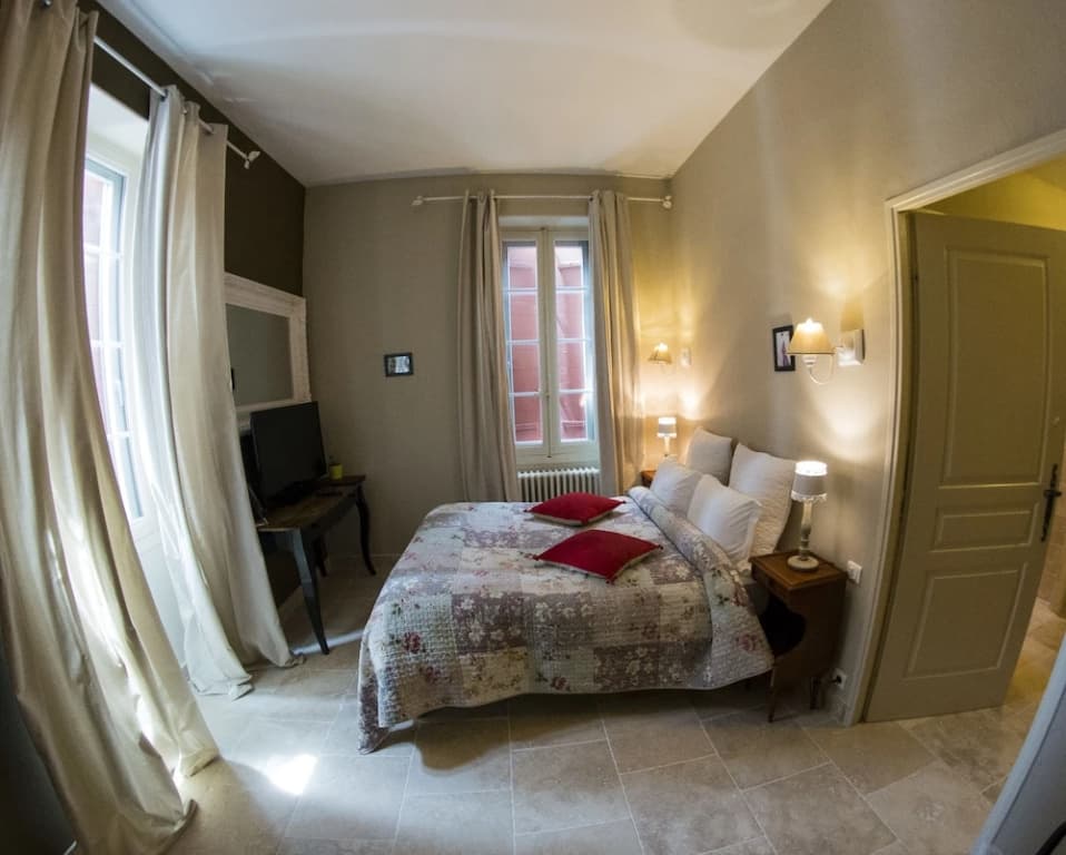 Auberge de la Reine Jeanne - Photo 3