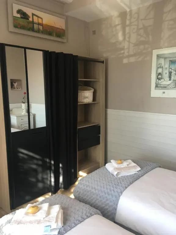 Appartement central des terres chaudes proche bord de mer - Photo 3