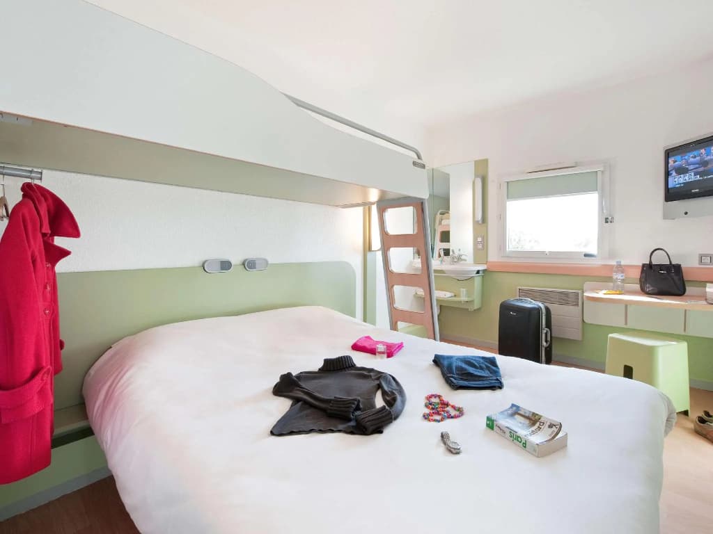 ibis budget Poitiers Sud - Photo 2