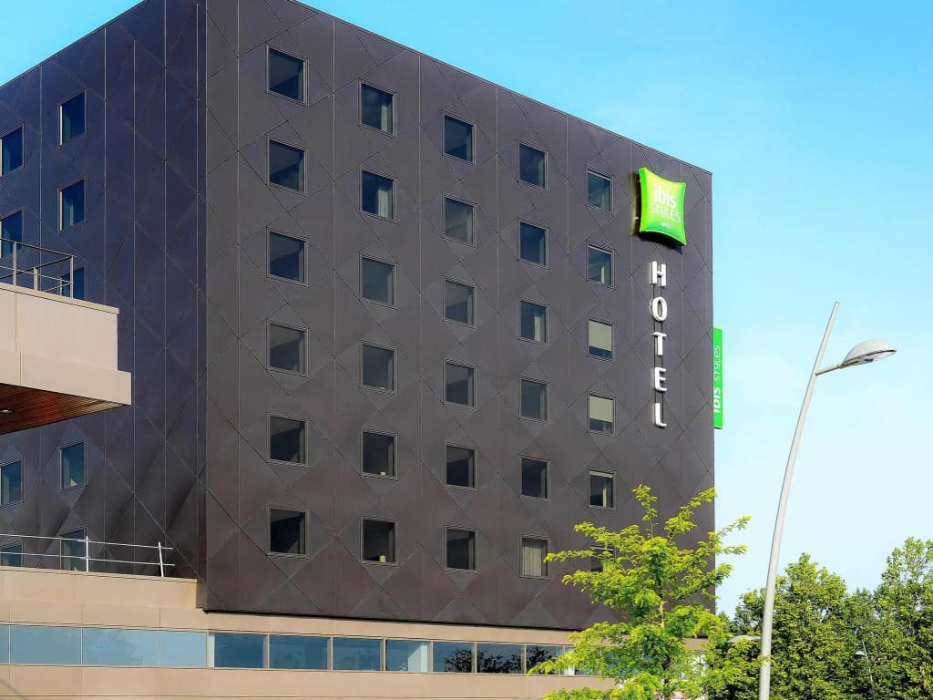 Ibis Styles Caen Centre Gare - Photo 1