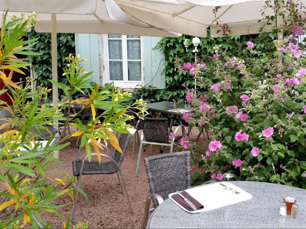 Logis Hotel Saint-Joseph - Photo 2