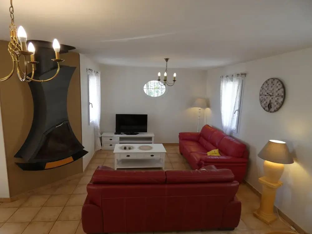 Inviting Villa in Saint Paul Trois Chateaux With Pool - Photo 3