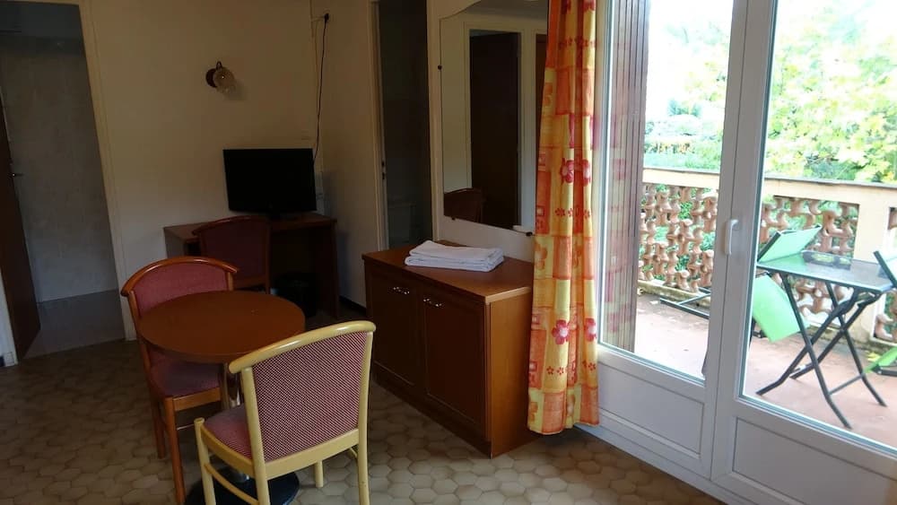 Hôtel Charles - Photo 5