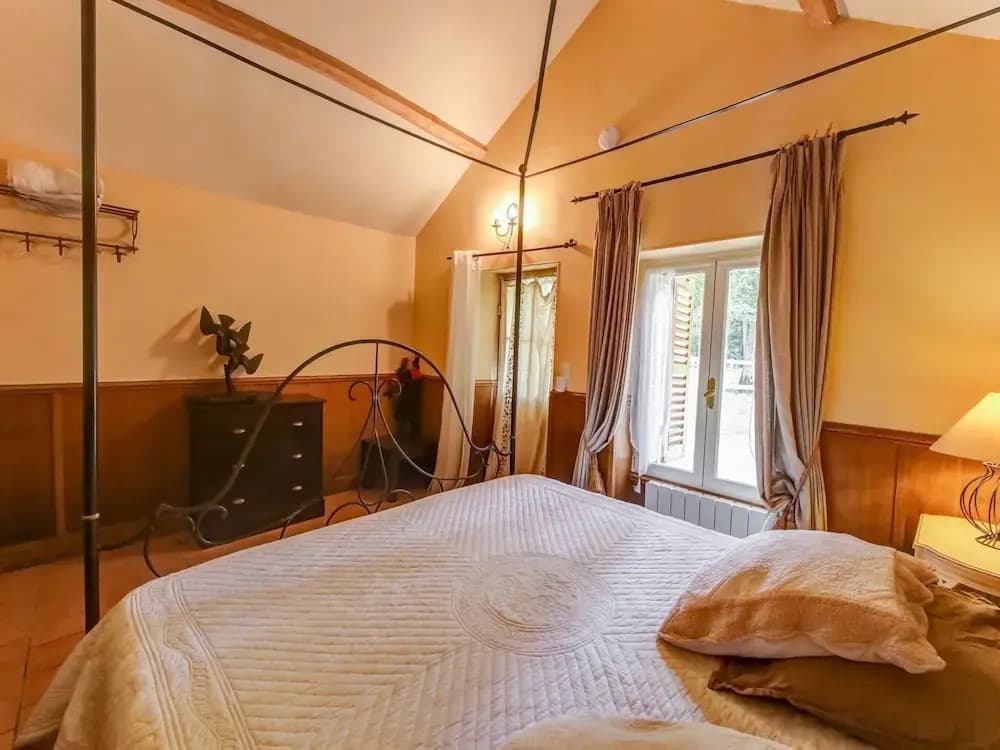 Holiday Home in a Park in Raizeux With Terrace - Photo 5