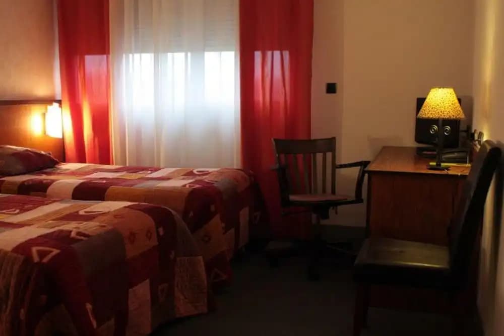 Hôtel La Bombardière - Photo 2