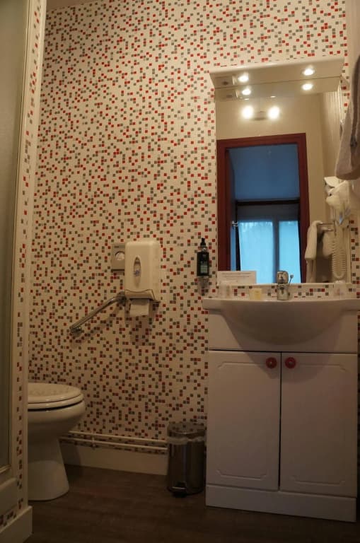 Logis hotels La bonne Adresse - Miniature 7