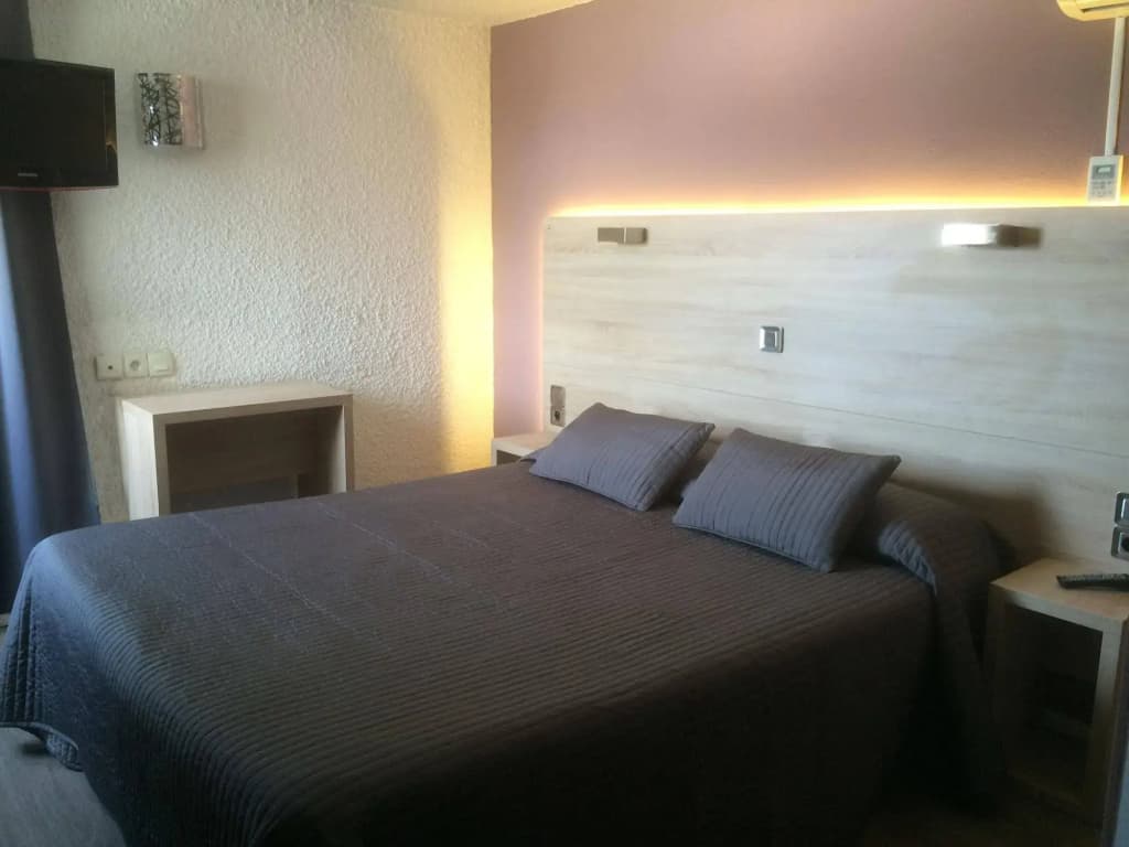 Hotel Les Tourrades - Photo 1