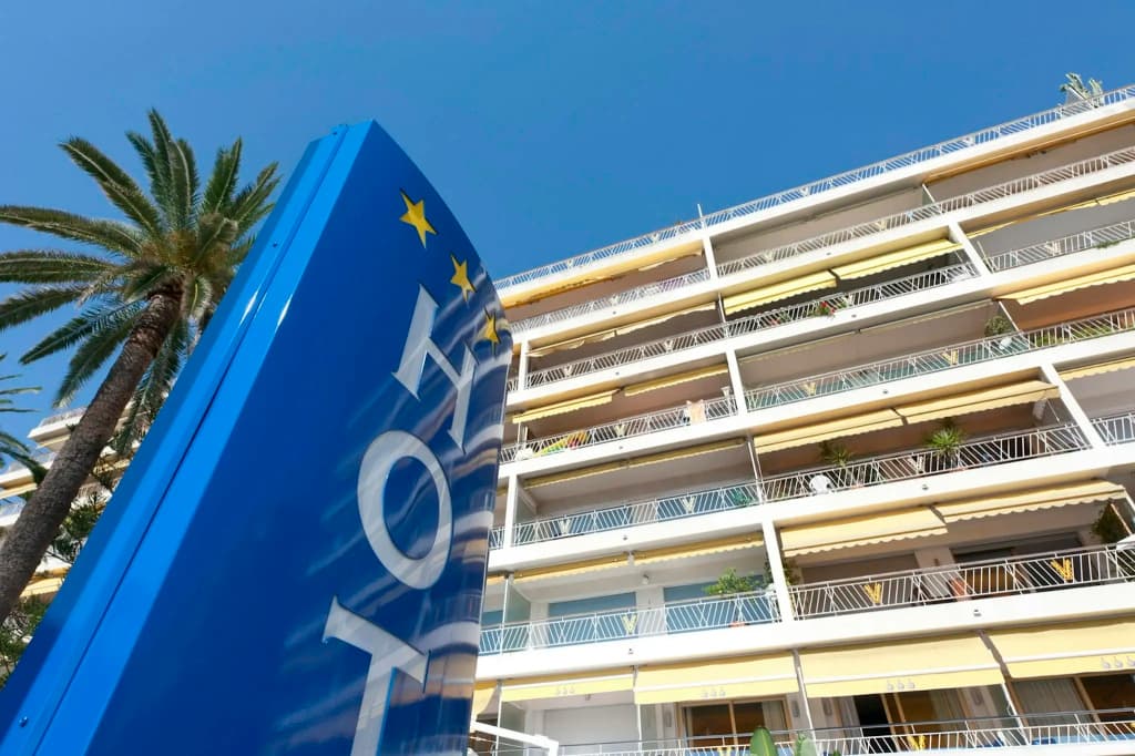 Hotel Victoria - Photo 1