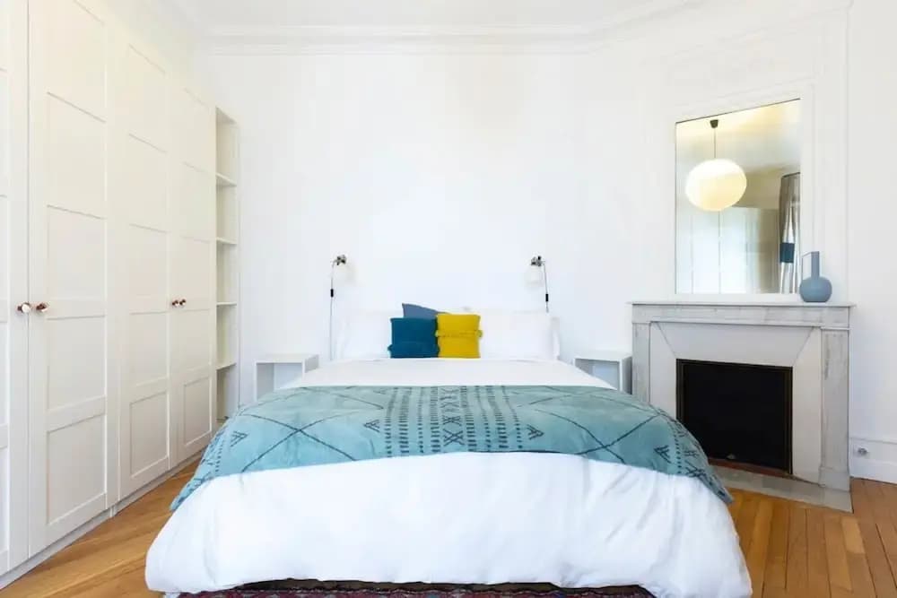 Chic Grenelle 3 Bedroom Apartment in Paris - Photo 3