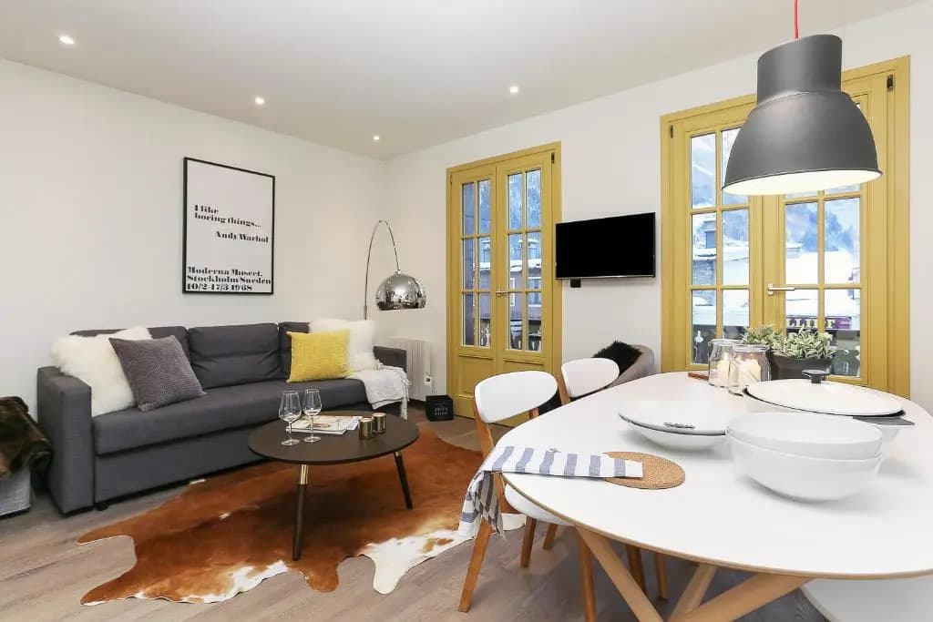 CHALET SUISSE - Alpes Travel - Central Chamonix - sleeps 4 - Photo 3