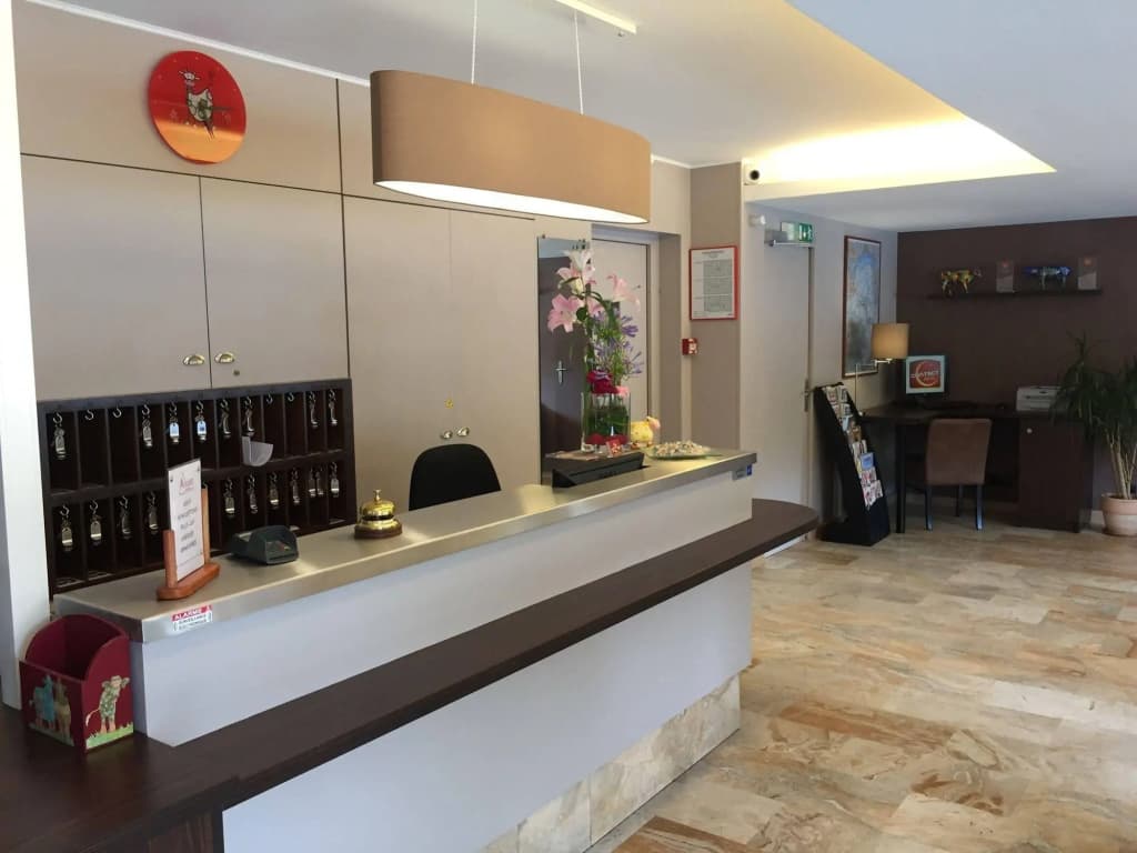 Atalante Hotel - Photo 2