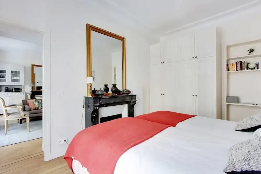 Eiffel Market Charming 2 Bed Apt Near Invalides - Photo 2
