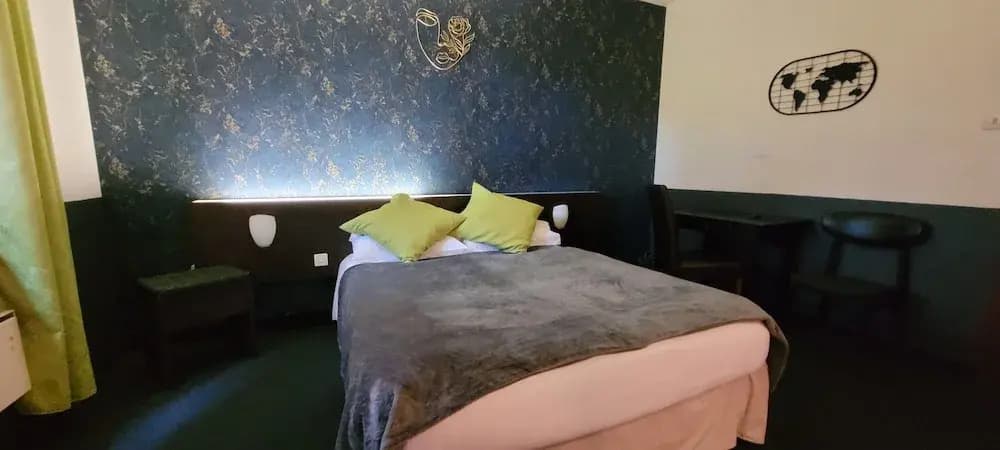 LOGIS Hôtel Le Merle Blanc - Photo 2