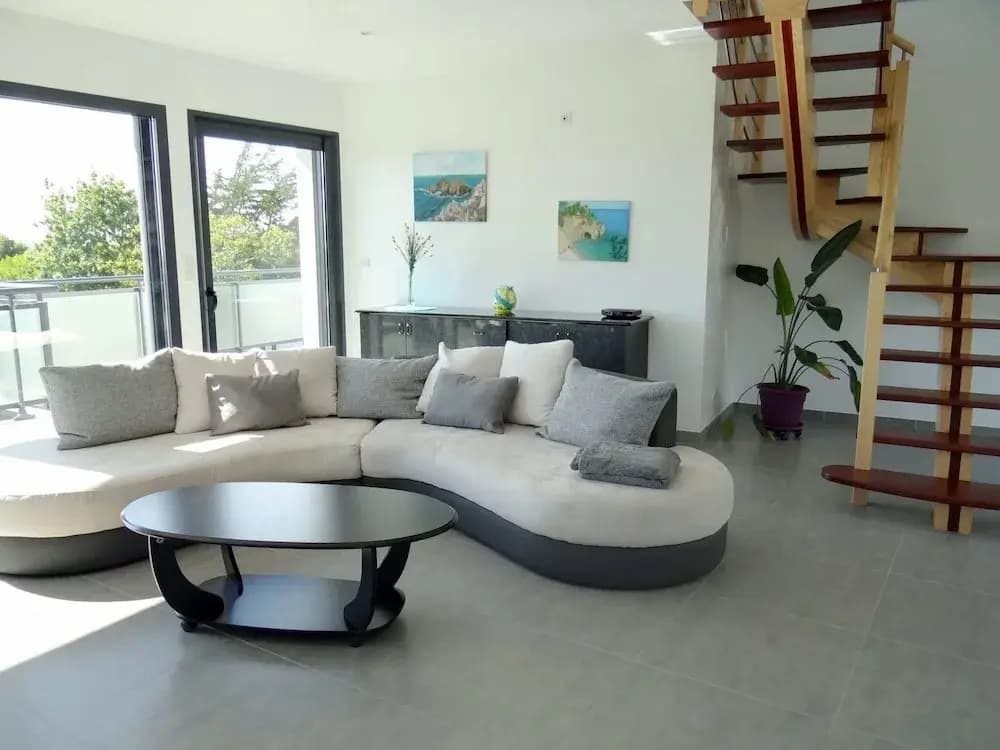 Holiday Home With sea Views, St. Nic - Photo 4