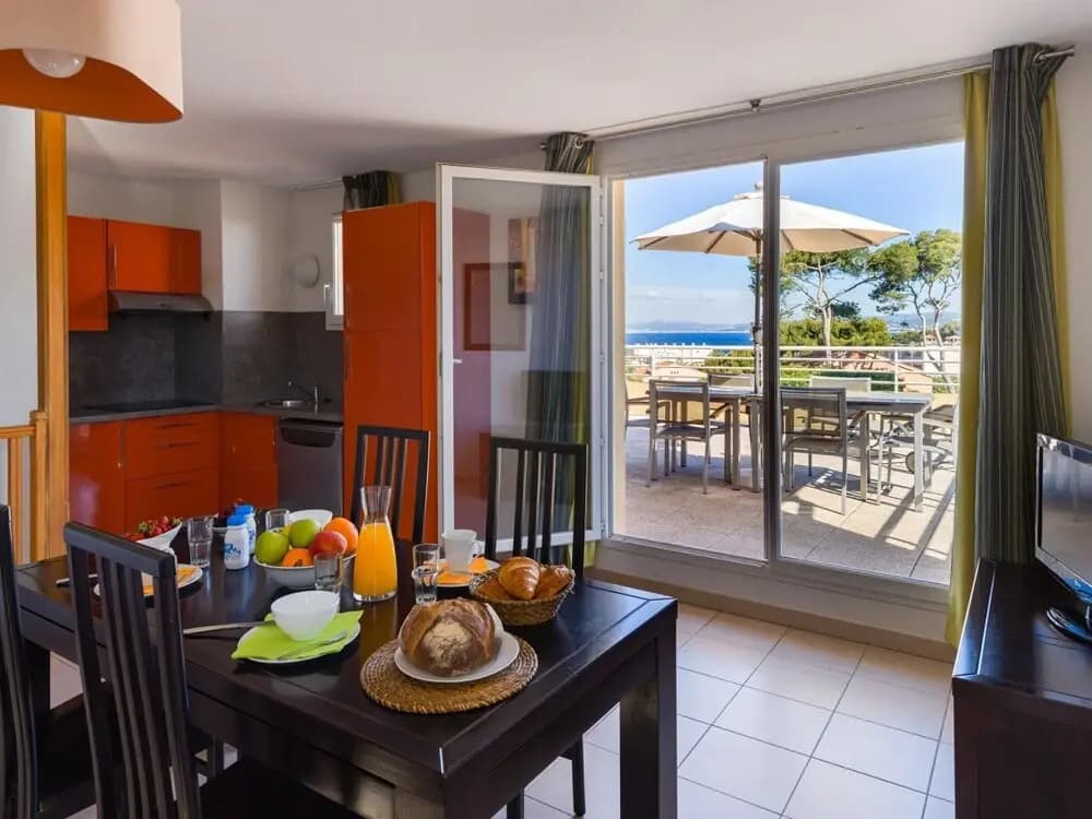 Apartment Le Brusc With Sea View - Photo 3