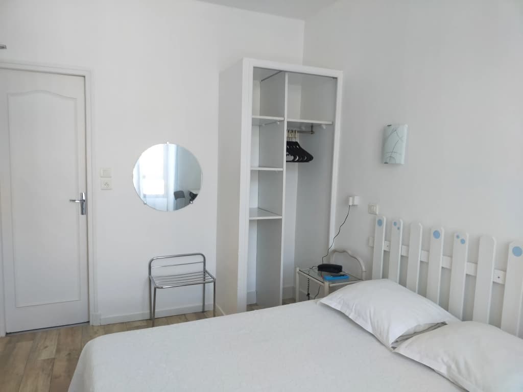 Au Nouvel Hotel - Miniature 7