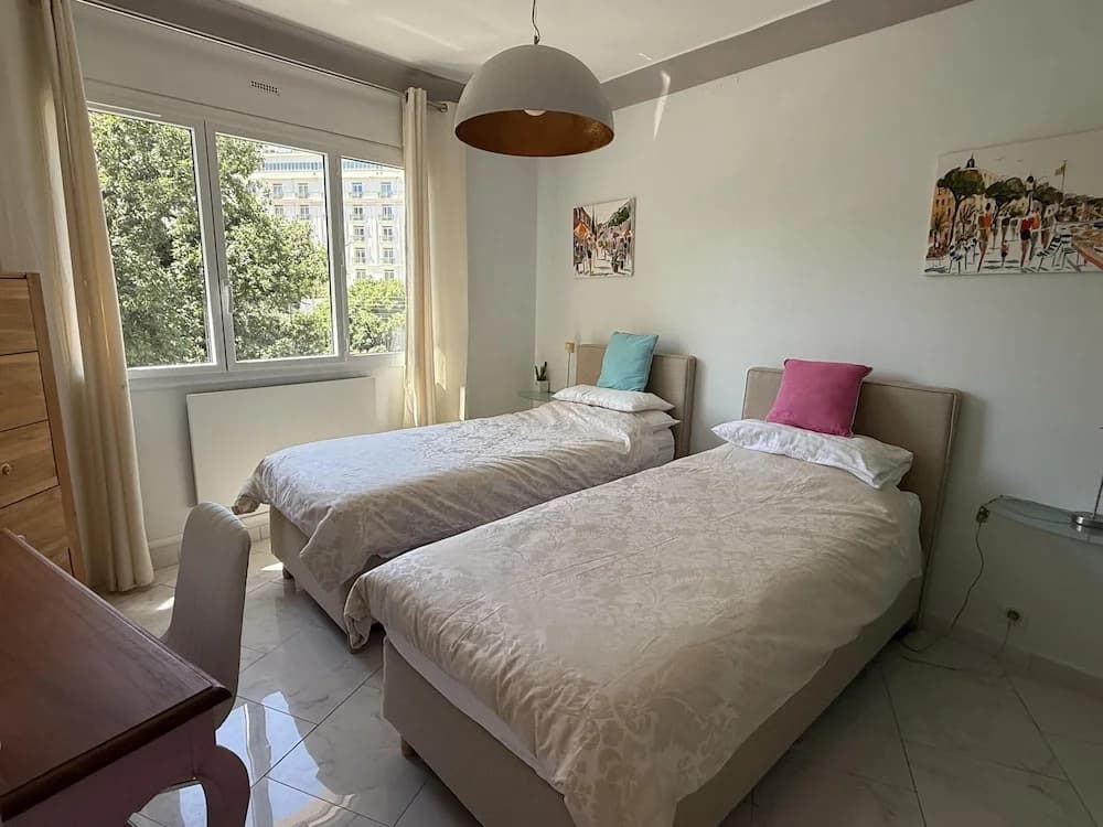 2 BR Apartment in the Center of Cannes - 2305 - Photo 4