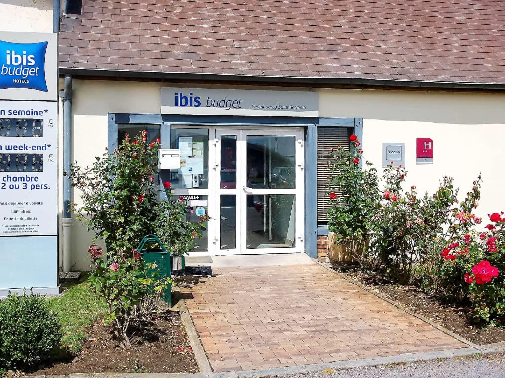 ibis budget Chambourcy Saint-Germain - Photo 1