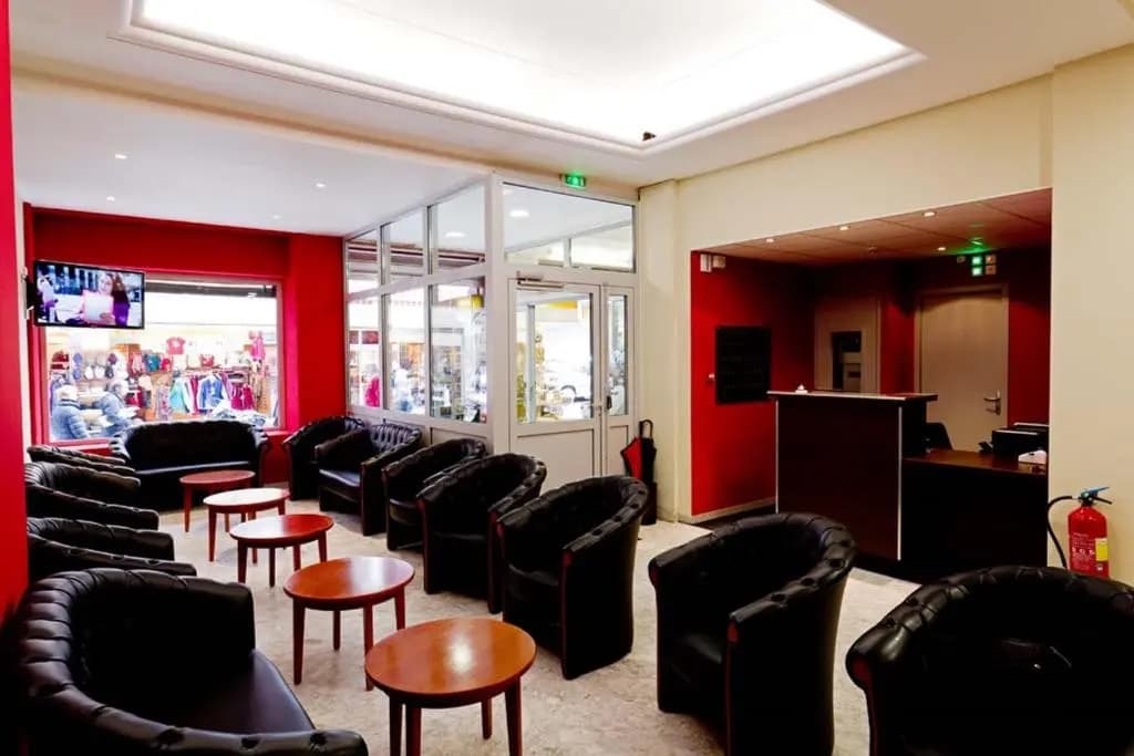Hotel St-Etienne - Photo 1