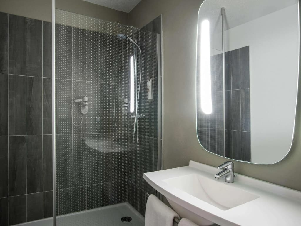 ibis Tarbes Odos - Miniature 8