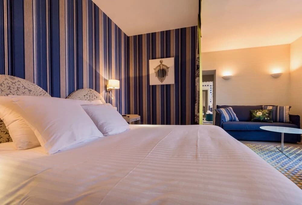 Hotel Le Square - Photo 4