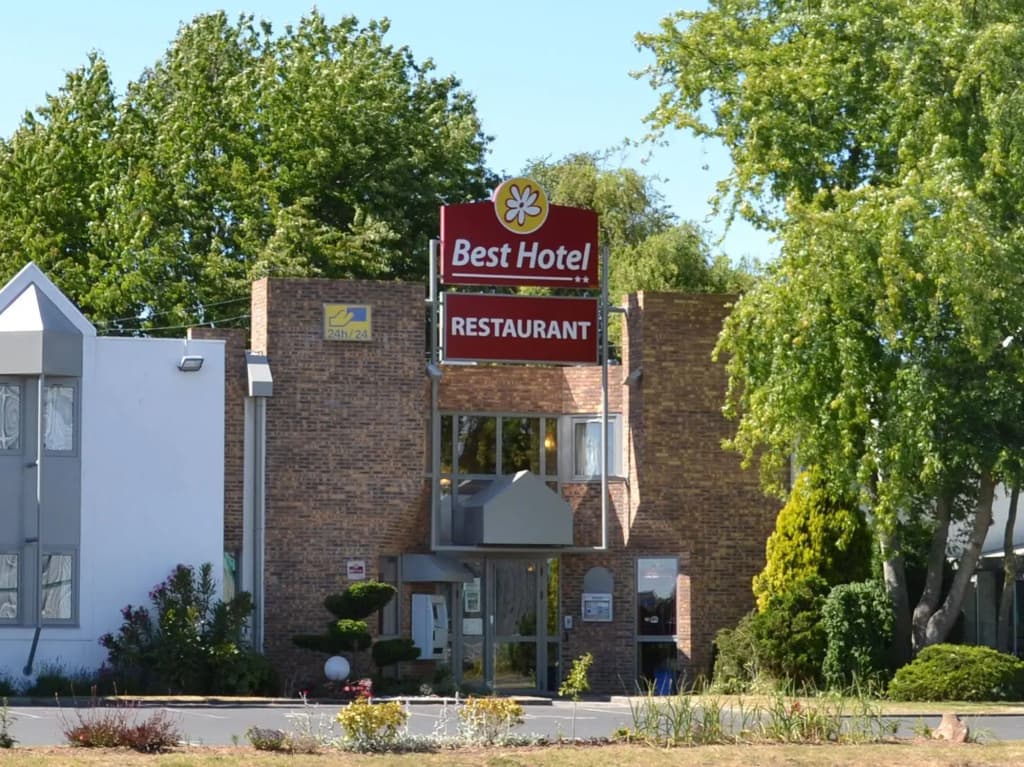 Brit Hotel Caen Herouville - Photo 1