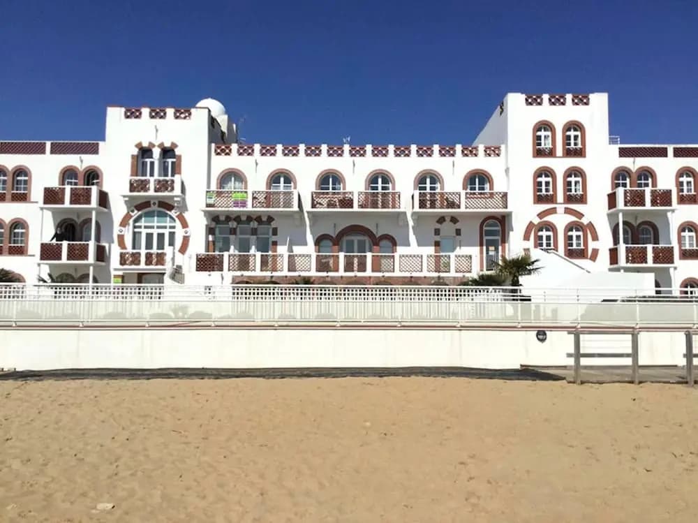 Appartement avec une piscine et vue sur mer - Photo 1