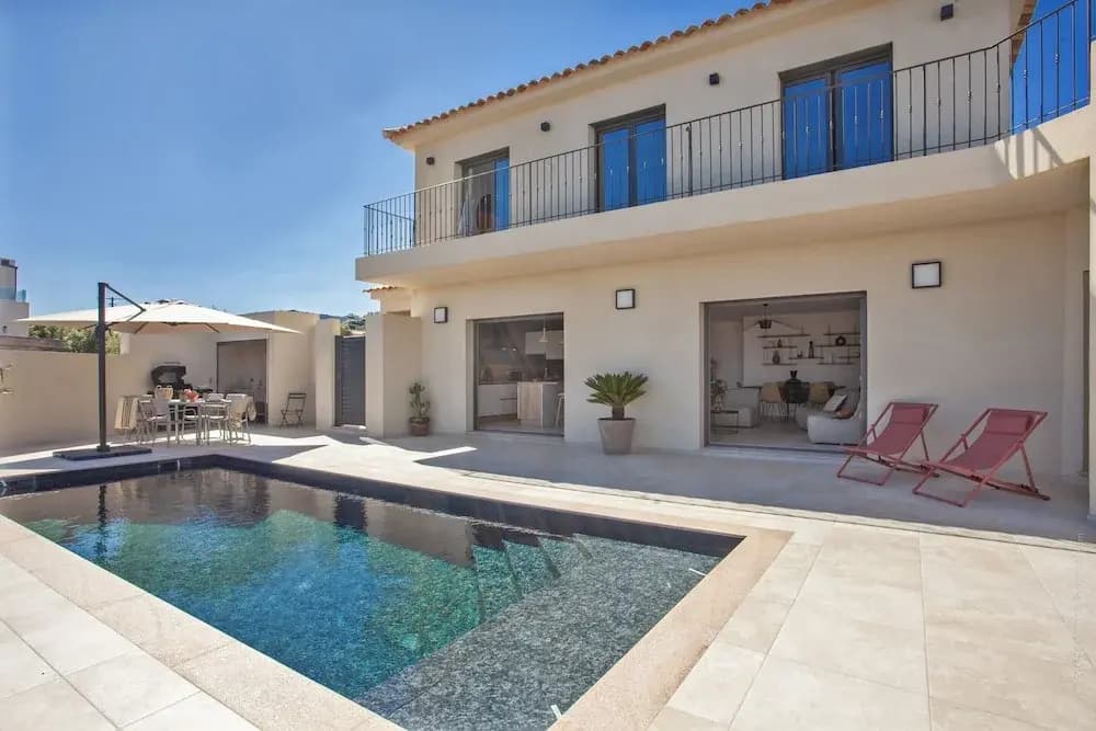 Superb Villa With Pool and sea View - Miniature 8