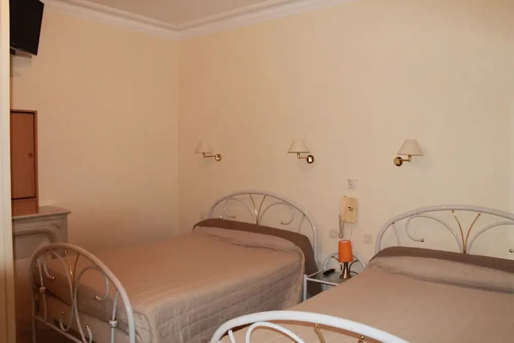 Beausejour Hotel - Miniature 6
