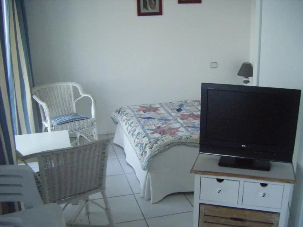 Appartement Royan, 2 Pièces, 4 Personnes - Fr-1-494-63 - Photo 3