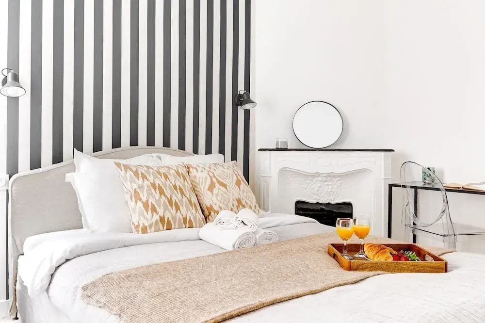 Chic 1BR by Eiffel Tower & Champ de Mars - Photo 4
