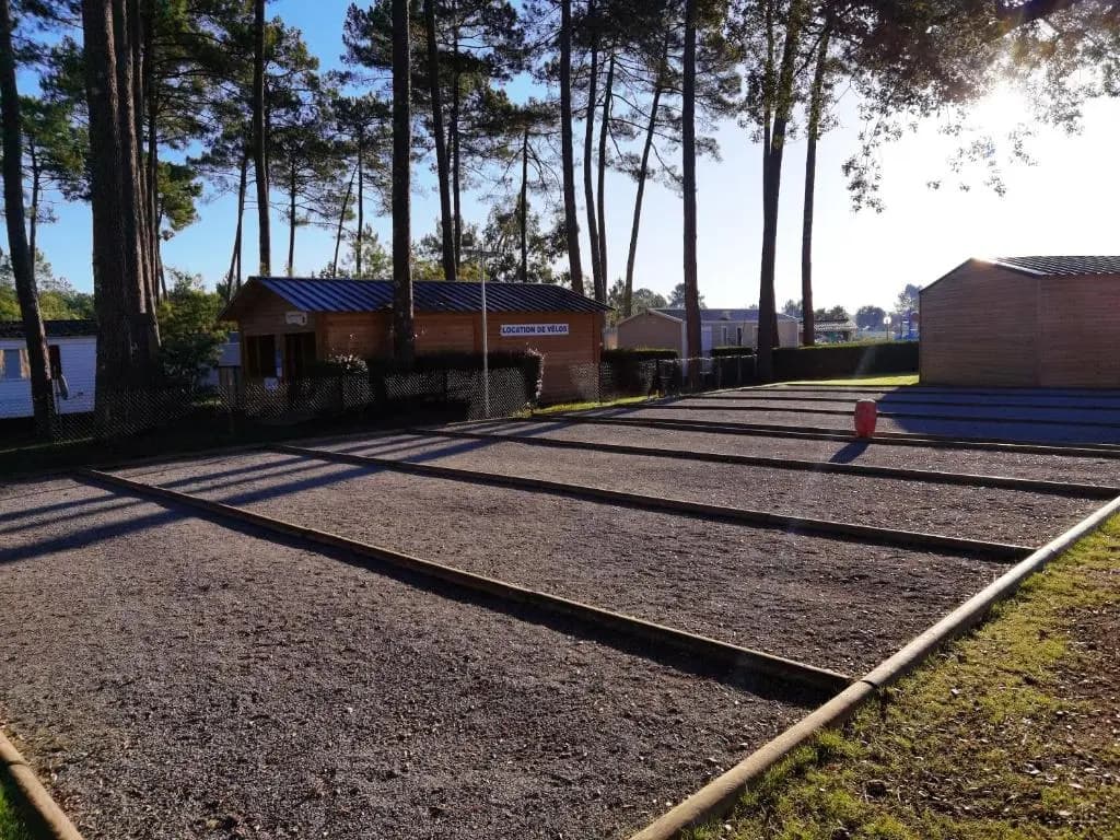Bungalow de 2 chambres avec piscine partagee jardin amenage et wifi a Saint Julien en Born a 4 km de la plage - Photo 1