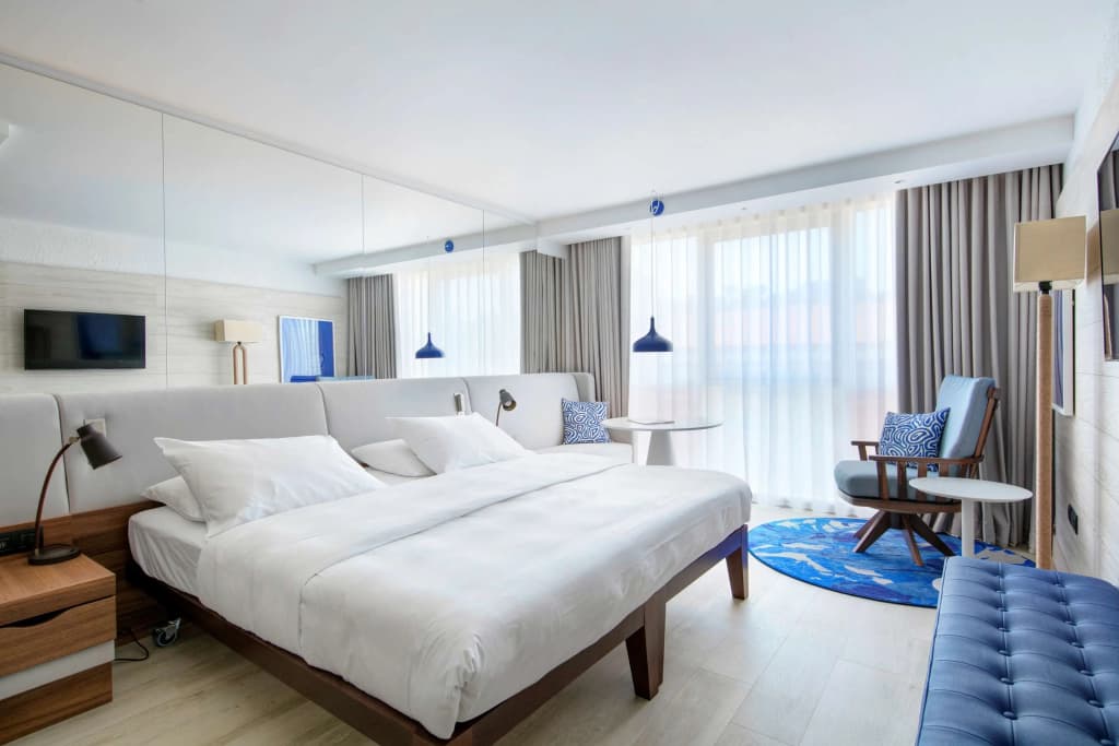 Radisson Blu Hotel, Nice - Miniature 6
