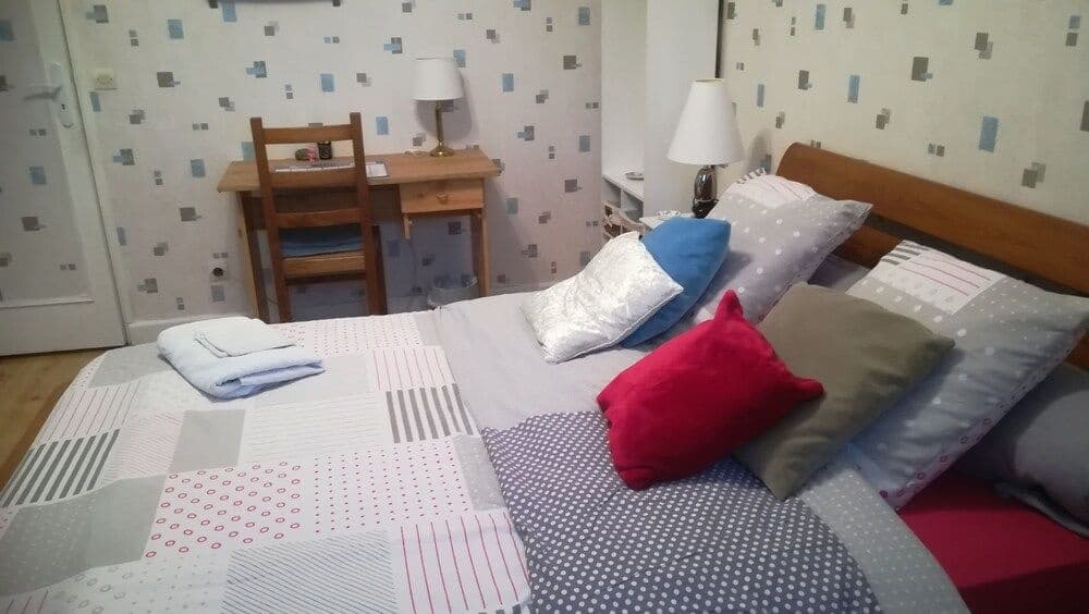 Chambre dans une maison pleine de vie - Photo 5