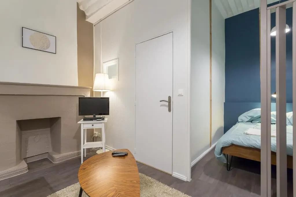 Jusquà 6 personnes au coeur du Vieux Lyon - Photo 3