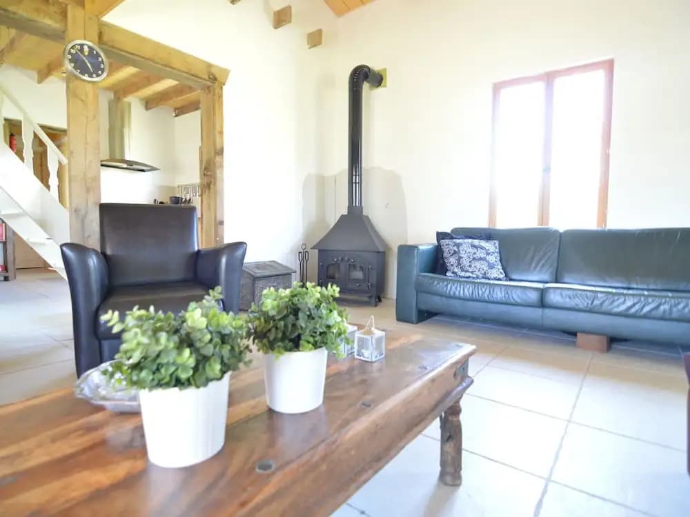 Modern Holiday Home near Forest in Burgundy - Photo 2