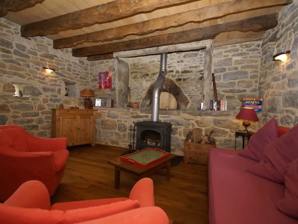 Spacious Holiday Home in Alvignac with Swimming Pool - Photo 4