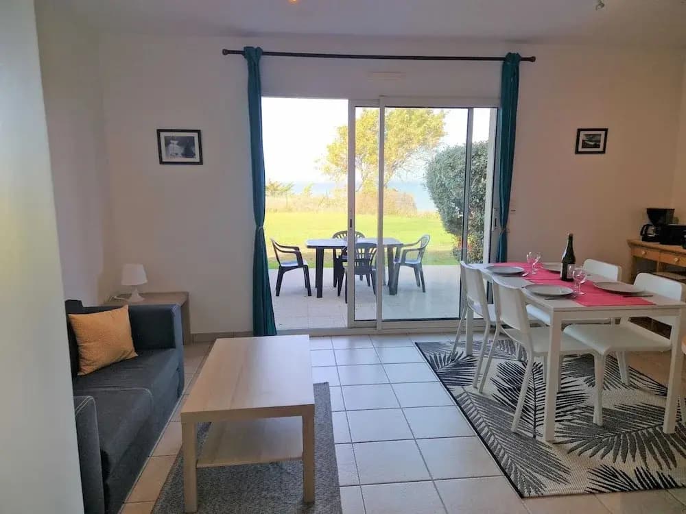 Flat With Direct Beach Access - Photo 4