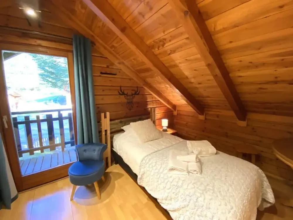 LE Renne Chalet en Bois au Calme Avec SPA Jacuzzi - Photo 4