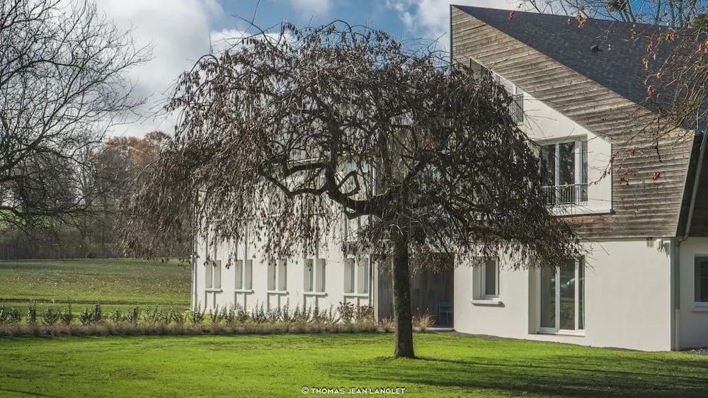 Hôtel Le Corbusson Laval Ouest - Photo 1