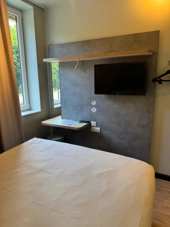 Ibis Budget Nancy Laxou - Photo 4