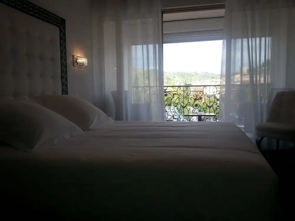 Hôtel Les Deux Lions - Photo 2