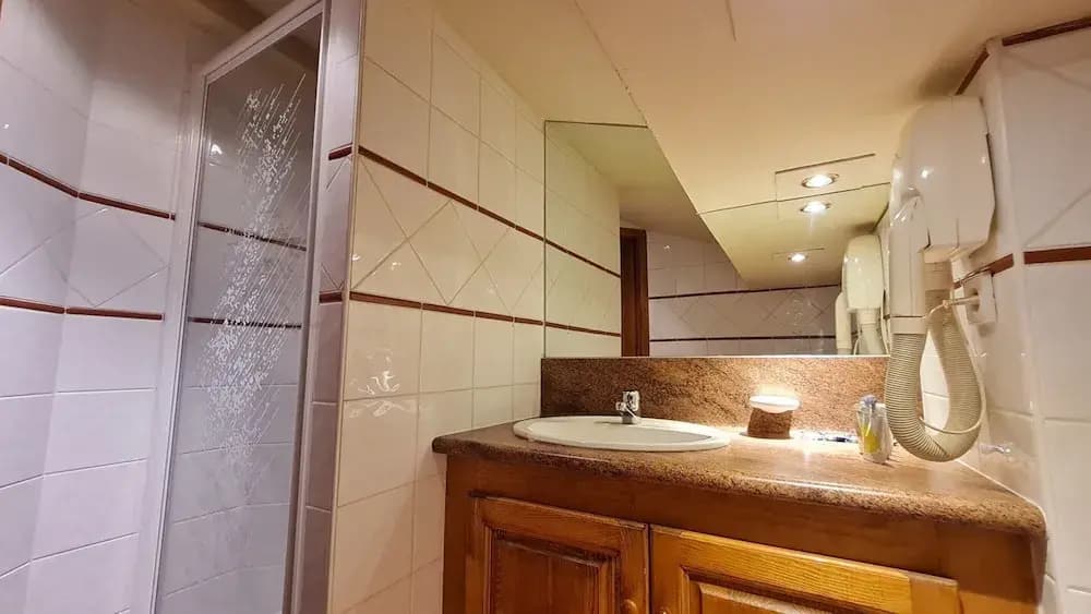 Apartment in Les Deux Alpes Near Ski Resort - Miniature 7
