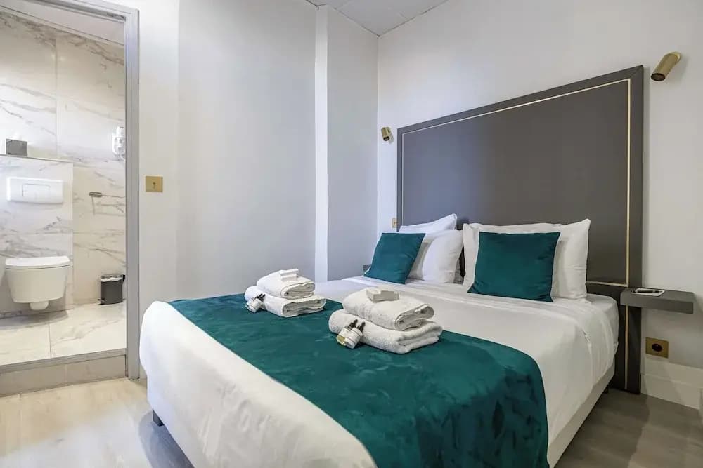 Hotel Avaton - Family Bedroom - Cannes Palais - Photo 1
