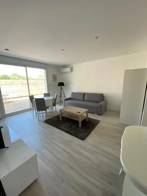 T2 en rez de villa avec jardin à 800m de la plage, à la semaine - Photo 3