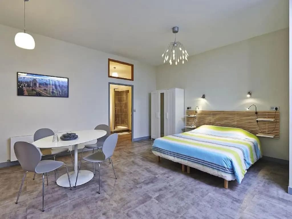 Suit Loft - Photo 1
