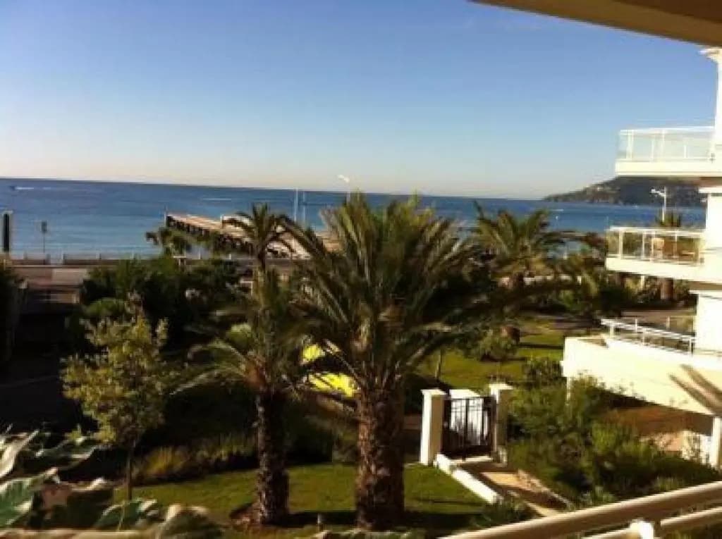 Stunning Three Bedroom Apartment on Seafront in Cannes With Panoramic sea Views 399 - 399 - Miniature 8