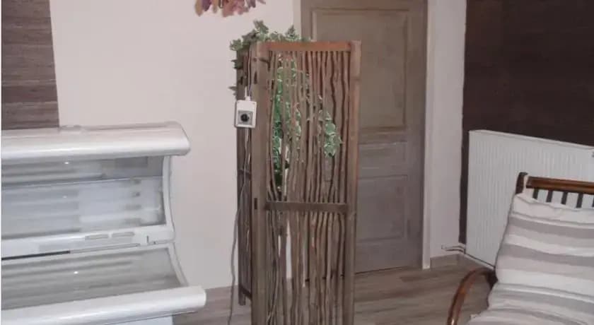 Chambres d'hôtes Le Domaine de Saturnin - Miniature 8